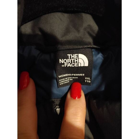 North Face Women's PLUS Size 2X Blue/Black Amazon JFK8 Logo Puffer Jacket - Picture 2 of 9